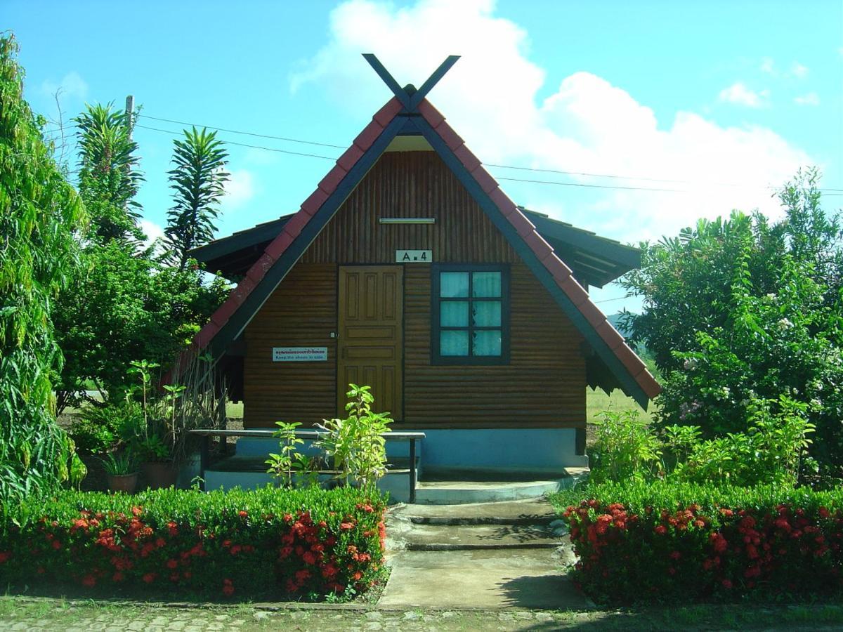 Mae Chaem Hotel And Resort Exterior photo