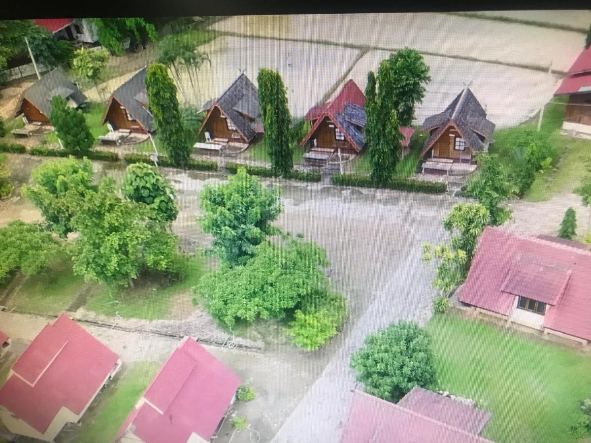 Mae Chaem Hotel And Resort Exterior photo