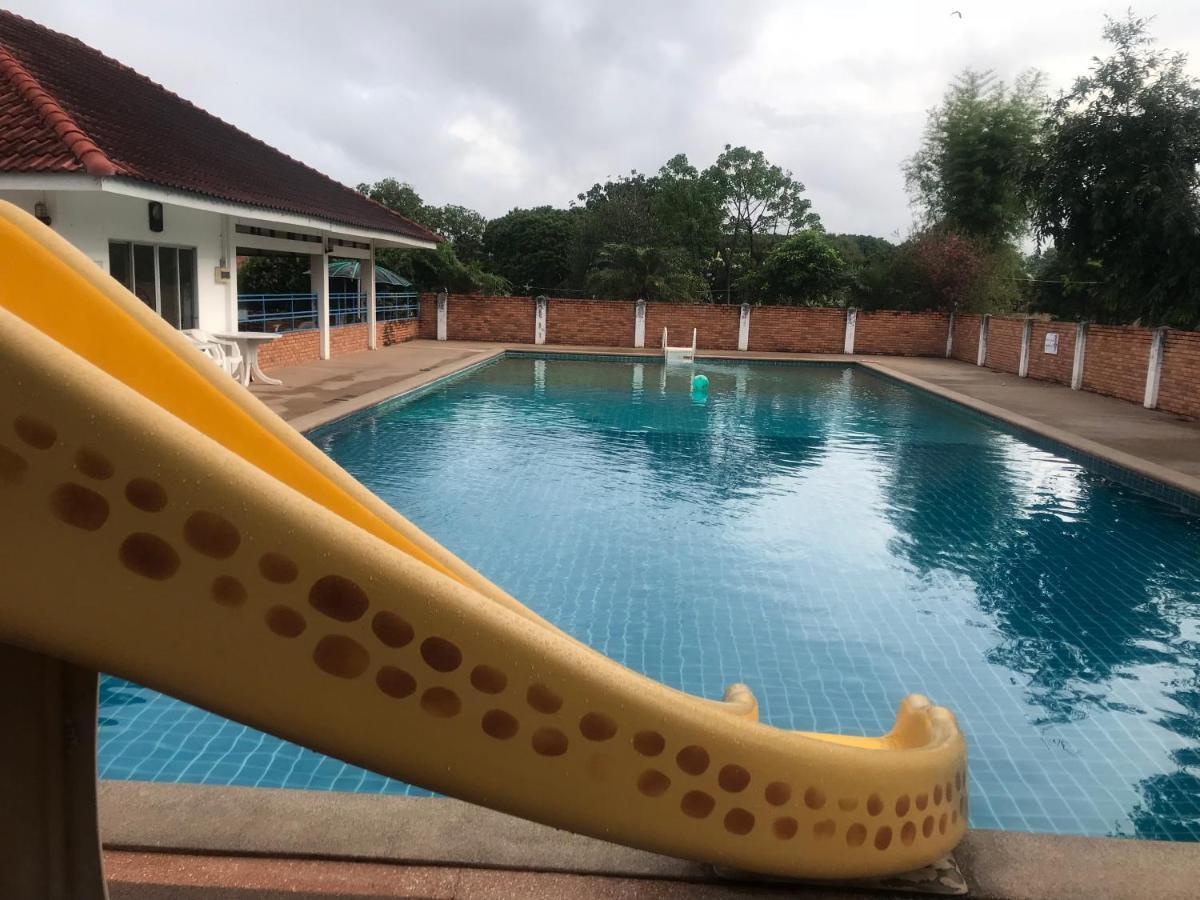 Mae Chaem Hotel And Resort Exterior photo